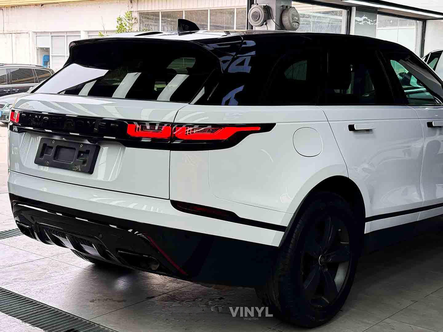 Gloss Crystal Piano White Vinyl Wrap