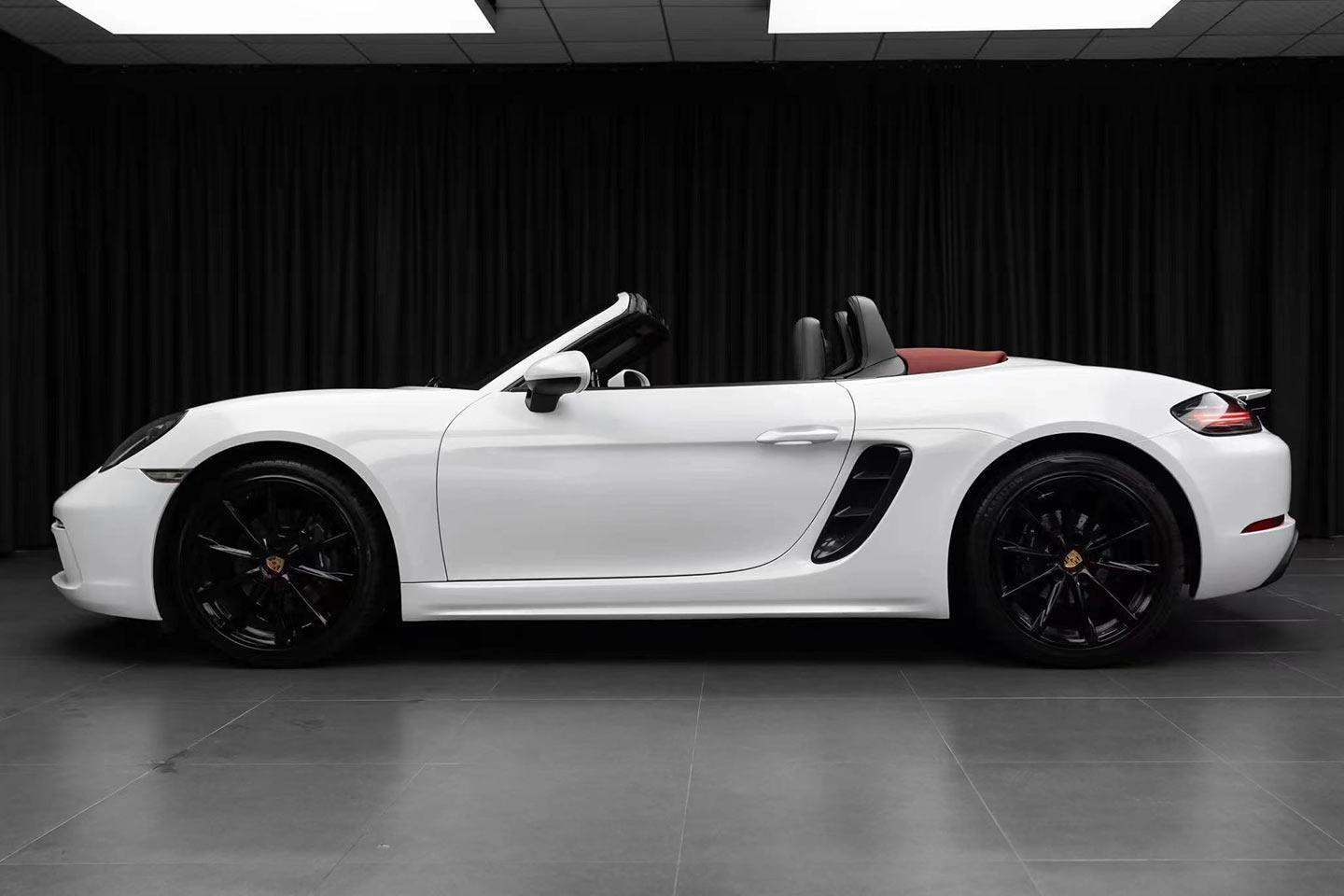 Gloss Liquid Metallic Crescent White Vinyl Wrap