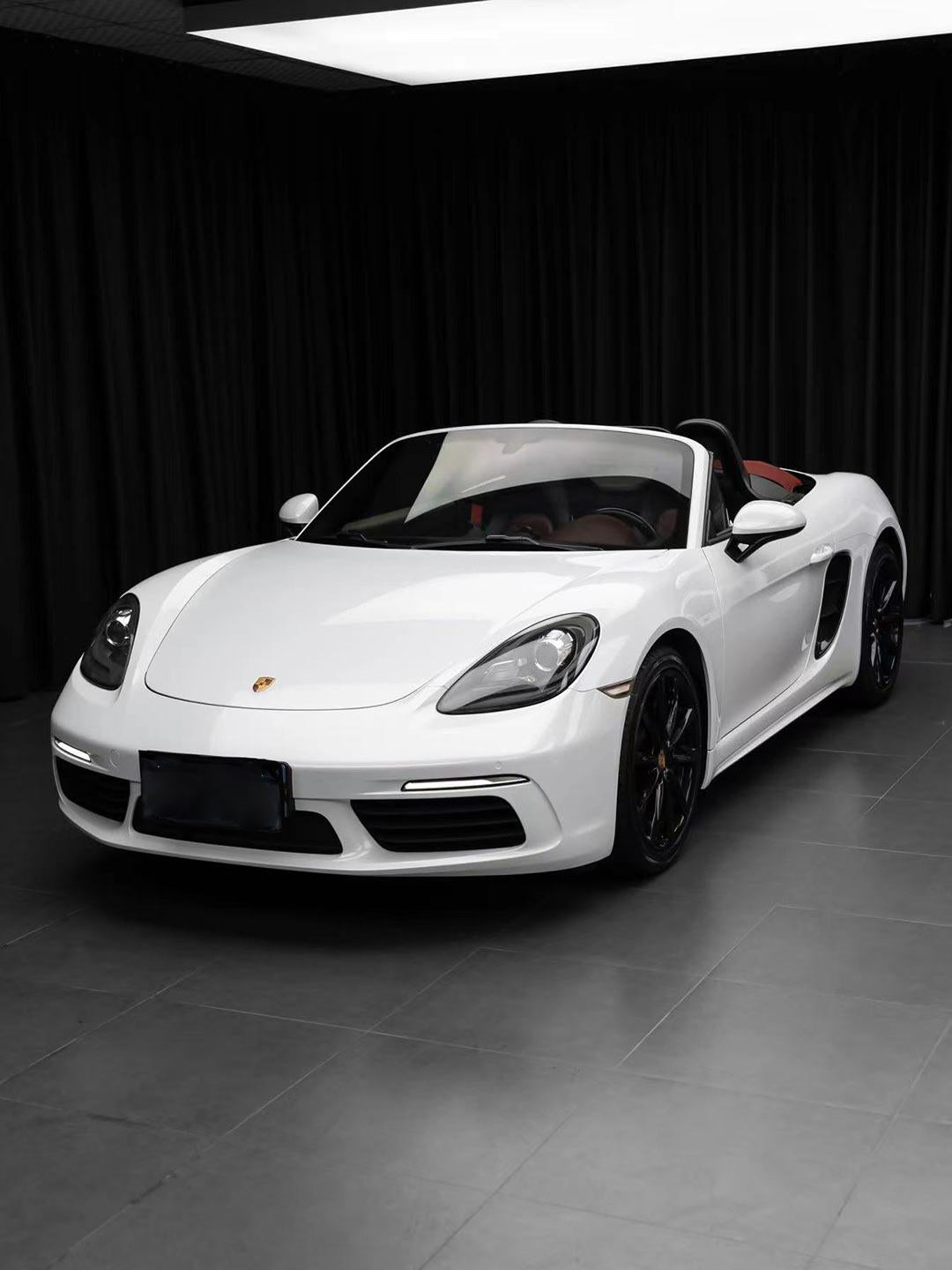 Gloss Liquid Metallic Crescent White Vinyl Wrap