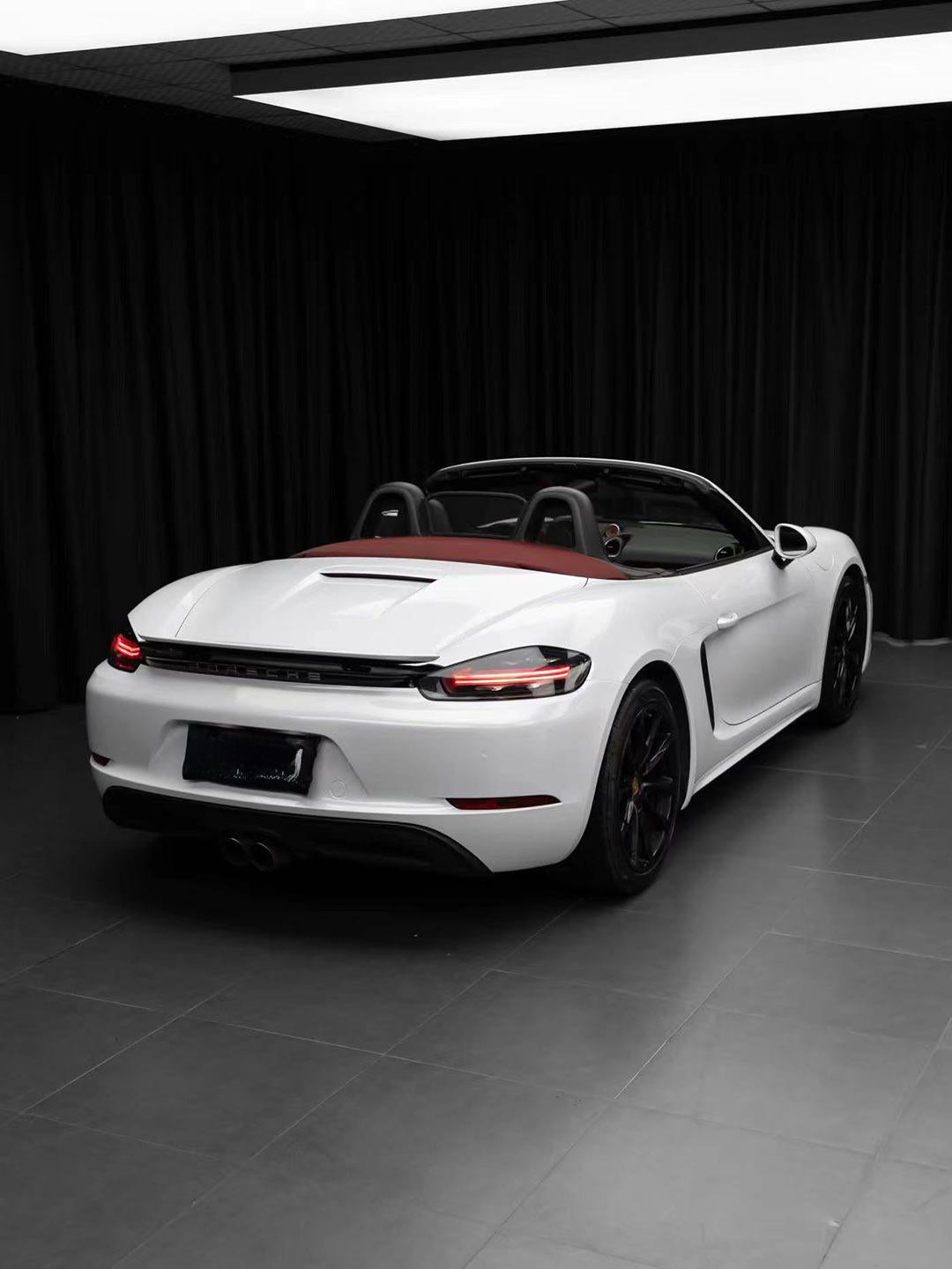 Gloss Liquid Metallic Crescent White Vinyl Wrap