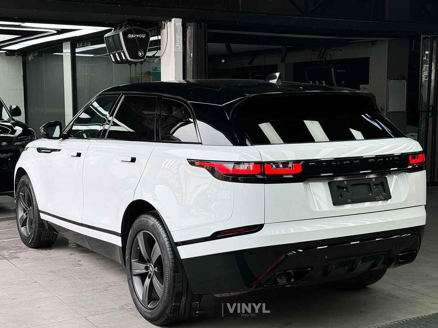 Gloss Crystal Piano White Vinyl Wrap